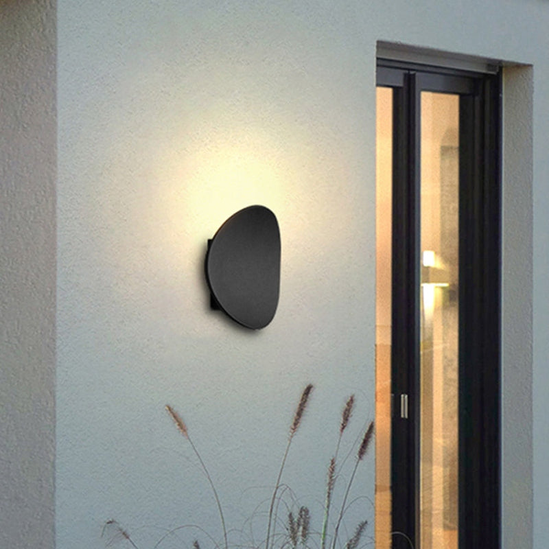 FalkenStil Outdoor Wall Lamp Kieselsteinförmige LED Außenwandleuchte – Minimalistisches Design, Wasserdicht und Stilvoll